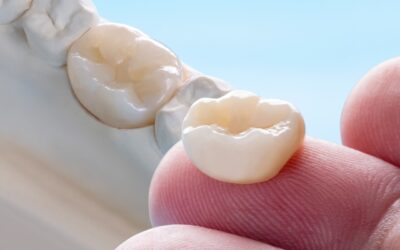 La cura dentale dei molari da latte dei bambini in anestesia totale